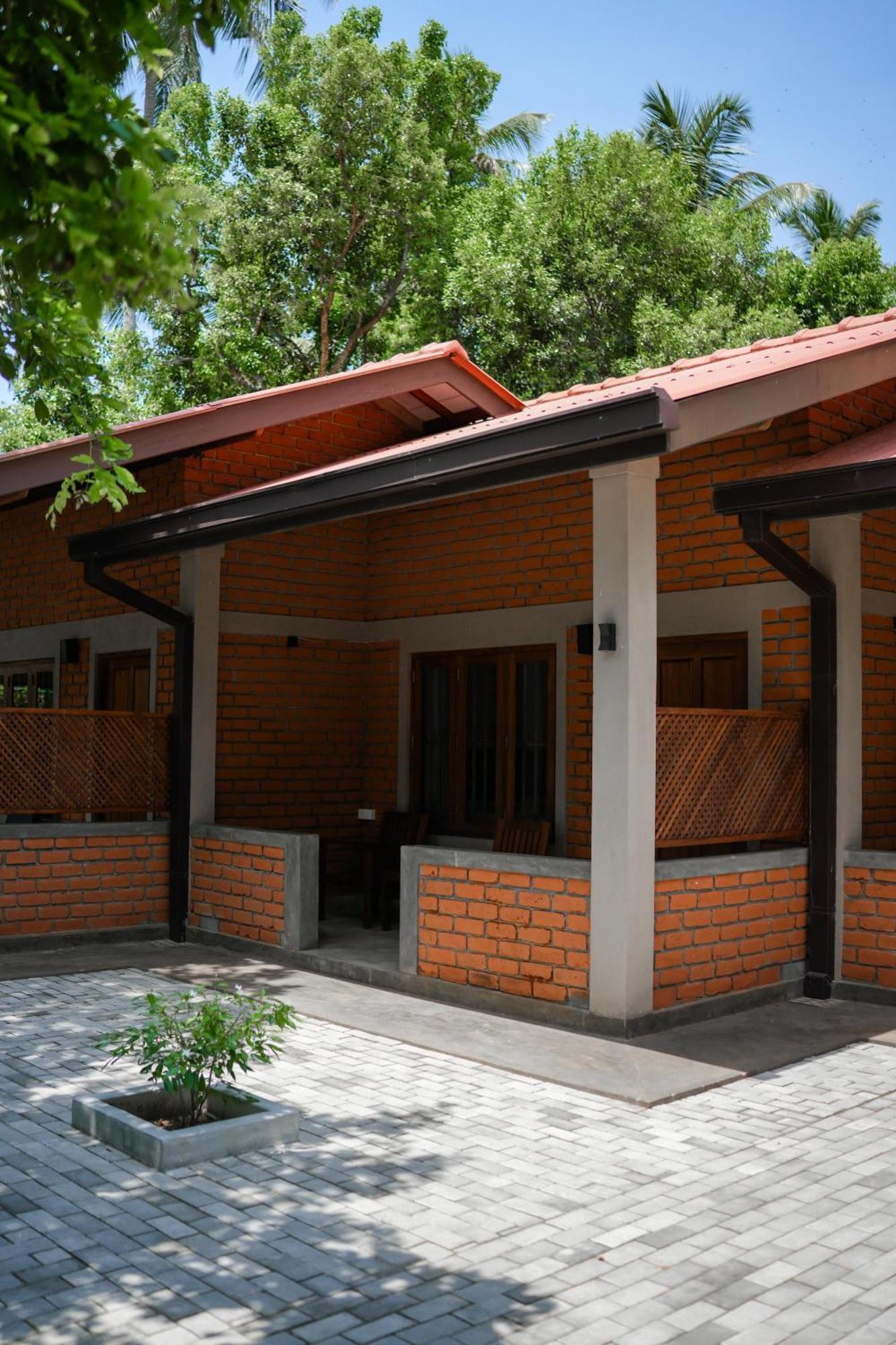 Hotel Malala Retreat Hambantota Esterno foto